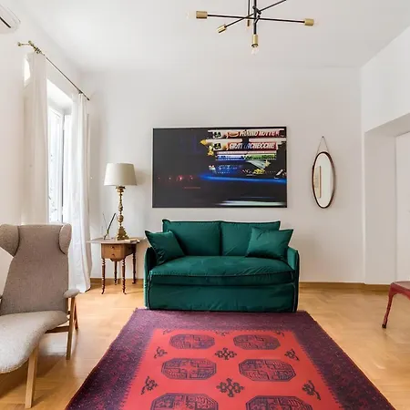 A Promenade In The Best Of Apartamento Roma